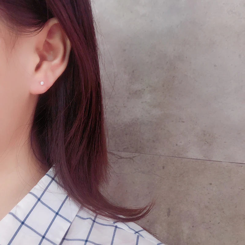 18K White Gold Natural Diamond Stud Earrings