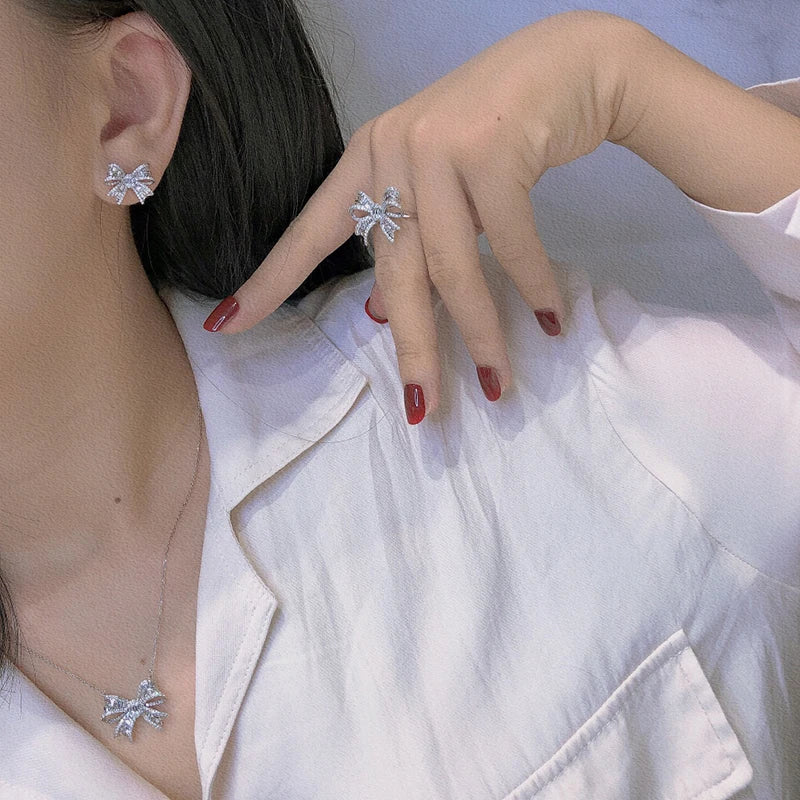 18K White Gold Natural Diamond Bow Earrings