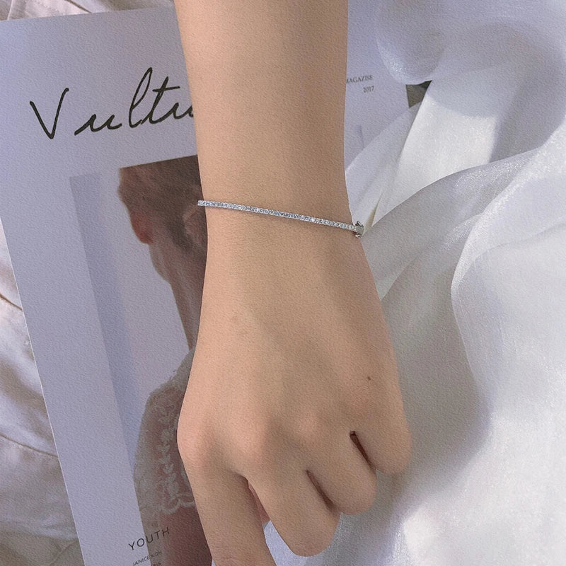 18K White Gold Natural Diamond Bangle